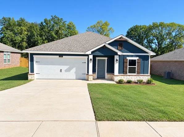 2705 Southern Oaks Dr, Longview, TX 75604