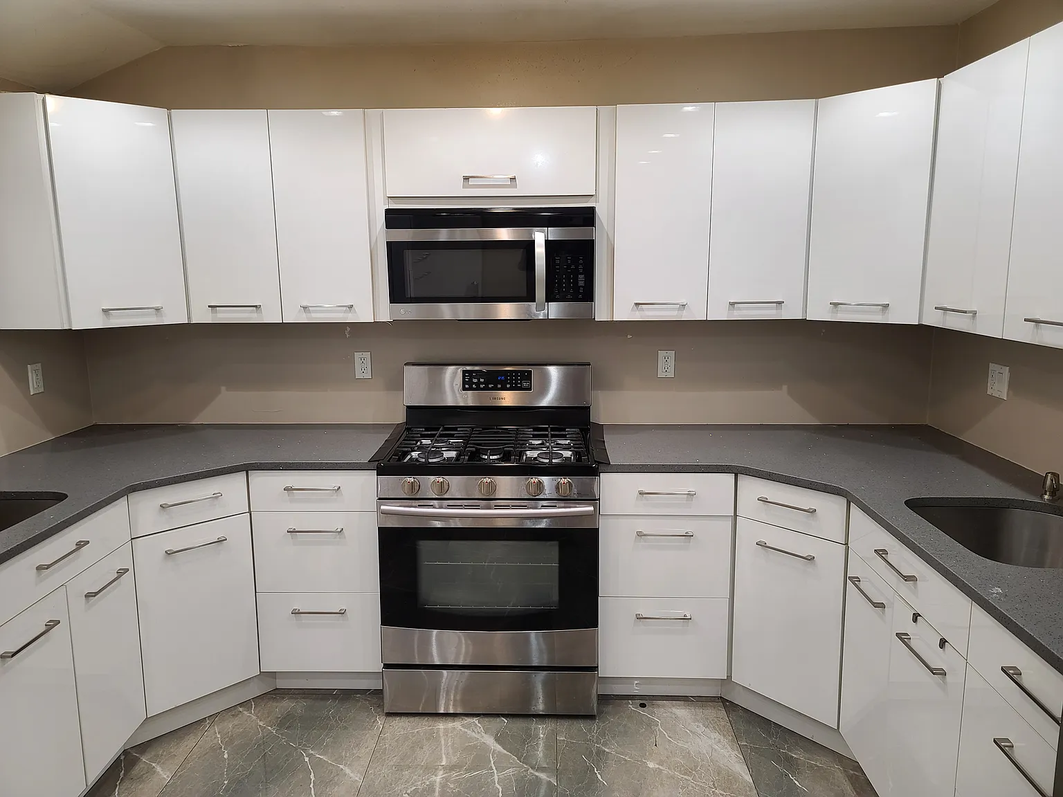 4 bed, 1925 sqft, $3,650 — Photo 3