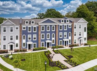 72 Parkside Ln, Teaneck, NJ 07666