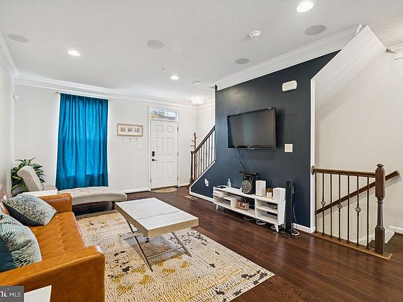 4th image of 3421 11th Pl SE