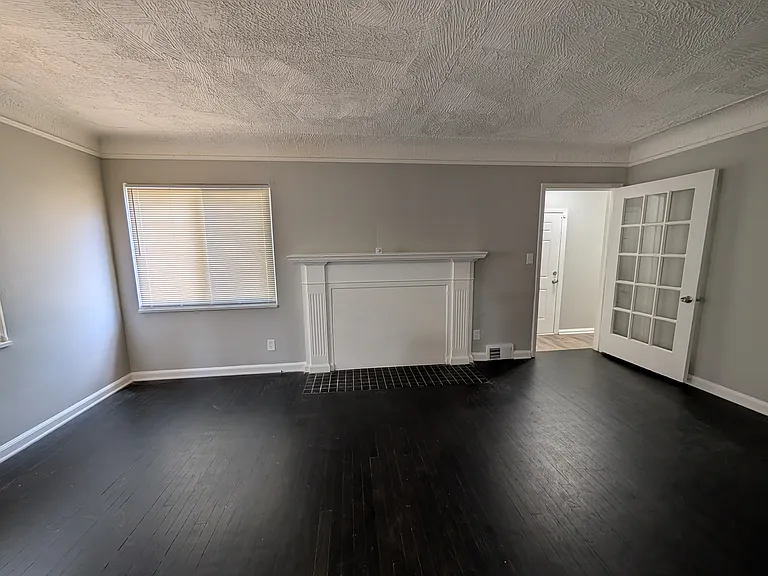 18508 Coyle St — Photo 2
