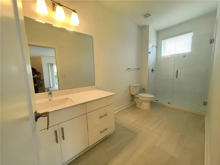 525 Parkway Dr #401 — Photo 16