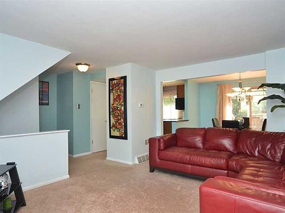 5th image of 203 Bellwood Ct