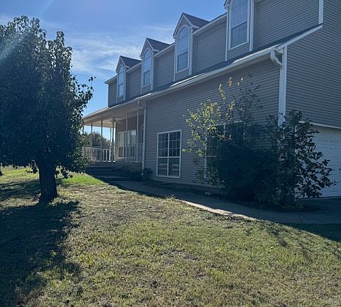 5th image of 2602 Rosebud Ln