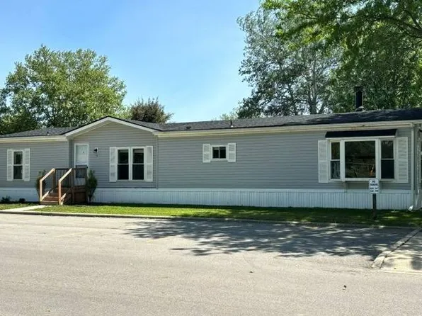 300 Highlands, Temperance, MI 48182