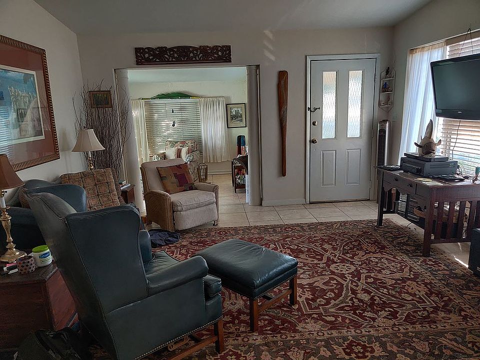 Family room, sunroom, front 