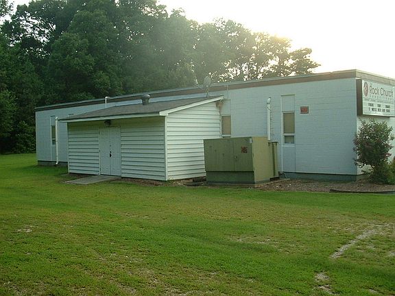 4th image of 340 Tabbs Ln