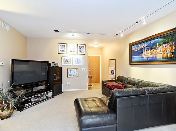 2nd image of 405 Creekside Dr #605