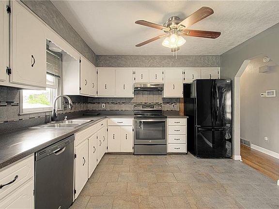 4th image of 1713 Marion St