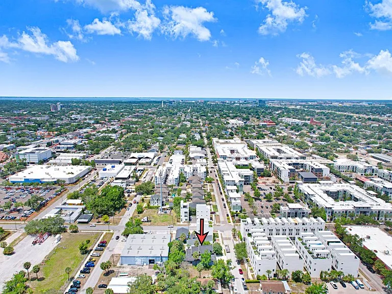 1326 W Fig St — Photo 42