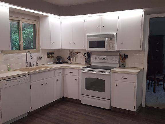 2nd image of 22811 Laramie Dr