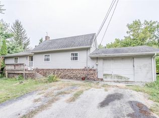 1301 Hickory St, Gillespie, IL 62033