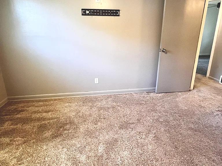719 W Bundy Ave — Photo 15