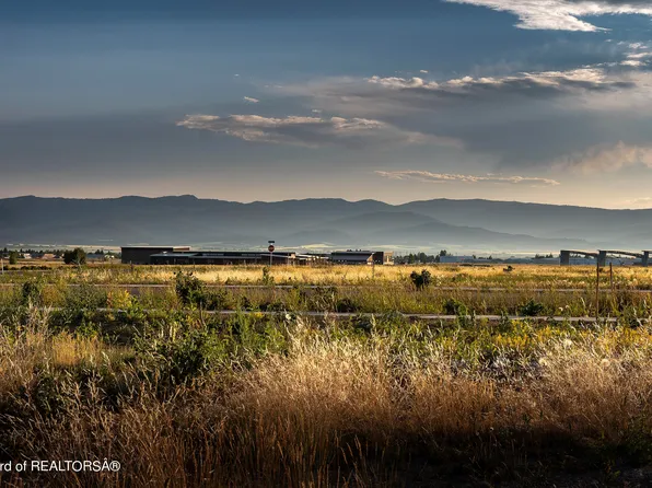 1086 Cahuilla Rd, Driggs, ID 83422