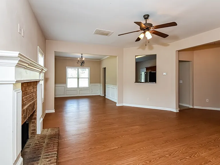 16 Rosen St NW — Photo 5