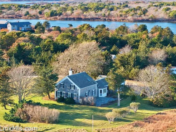31 Butlers Cove Rd, Edgartown, MA 02539