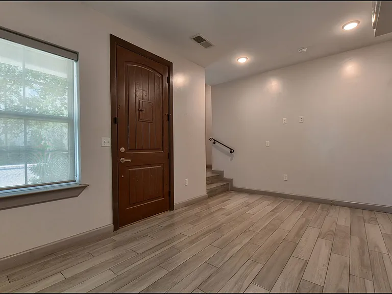 312 Vin Almoradi Ct — Photo 5