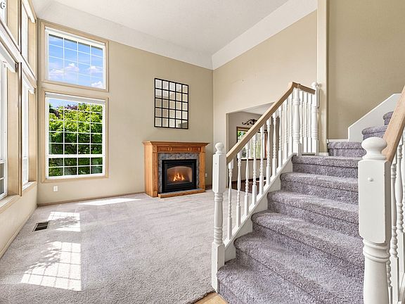 4th image of 4818 SE Woodland Way