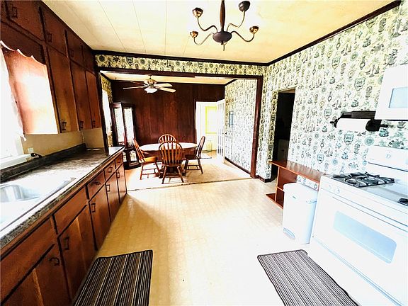 5th image of 425 E McCracken Ave