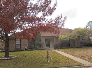 1017 Meridith Dr, Terrell, TX 75160