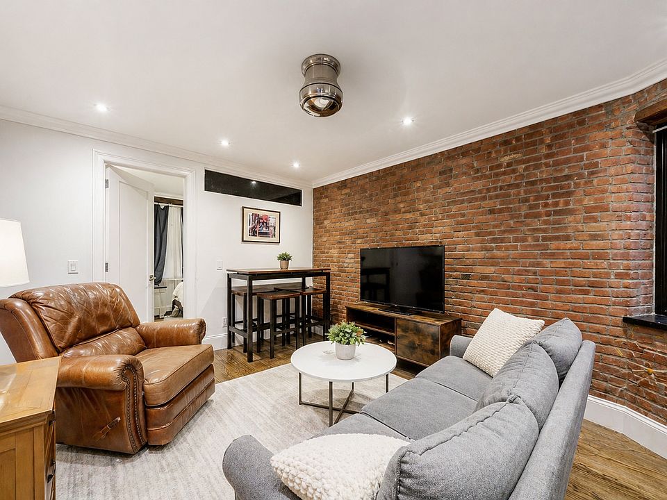 1st image of 25 Grove St APT 2