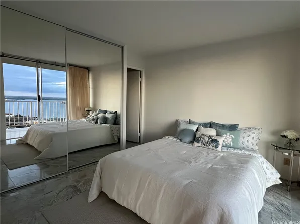 98-99 Uao Pl APT 2810, Aiea, HI 96701