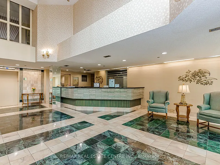 310 Mill St S #104 — Photo 3