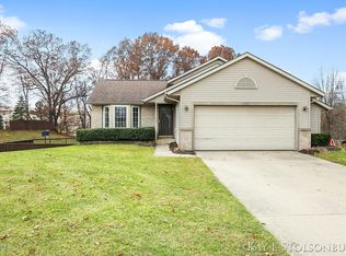 250 Riverwood Dr, Middleville, MI 49333