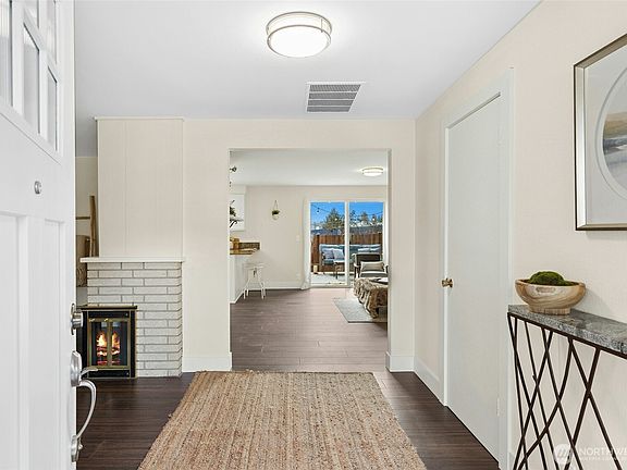 5th image of 10535 NE 196th Street