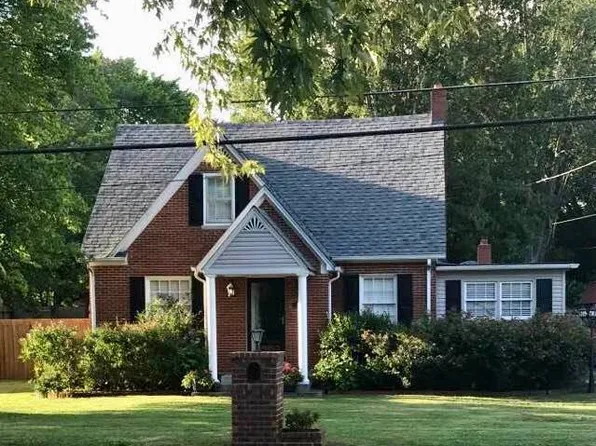 414 1st St, Lawrenceburg, TN 38464