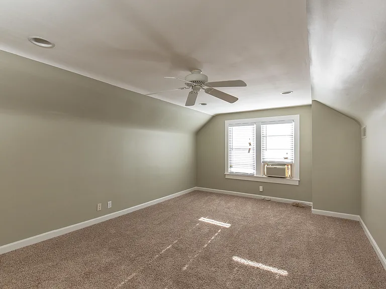 4022 Gloucester Rd — Photo 17