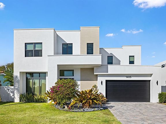 2nd image of 1405 NE 4th Ave