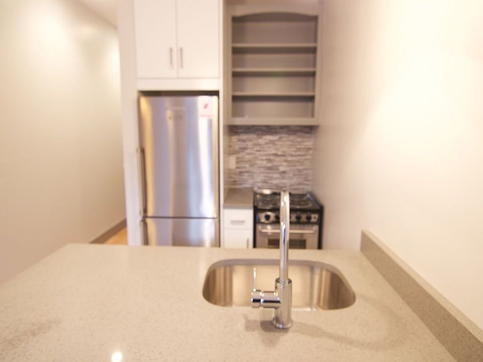 1st image of 1000 Fulton St #1D