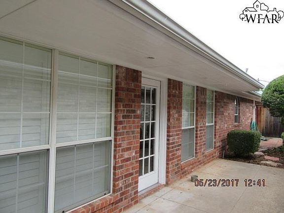 3rd image of 3037 Cunningham Dr APT A