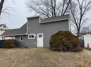 20 Great Oak Rd, Levittown, PA 19057