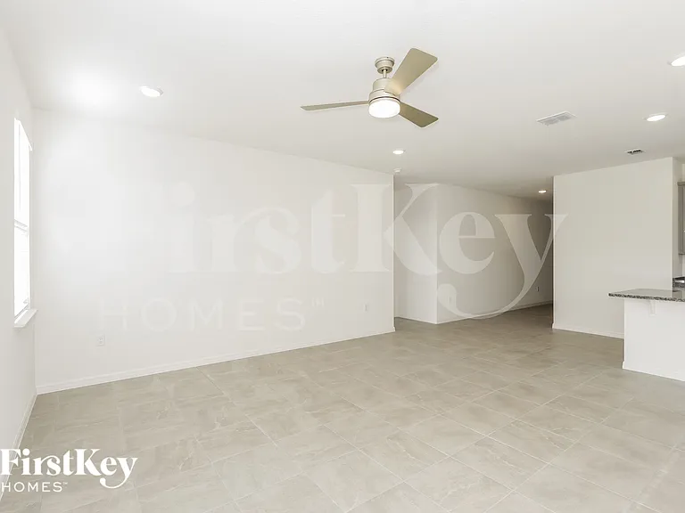 531 Crown Rose Dr — Photo 16