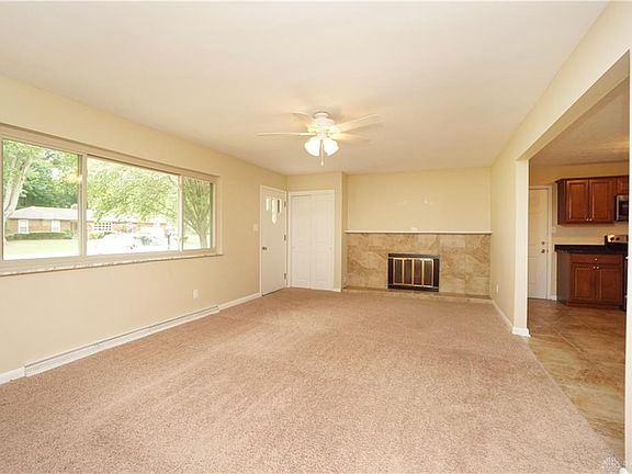 4th image of 1390 Nutwood Dr