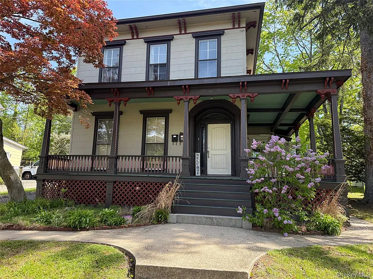 805 Main St — Photo 1