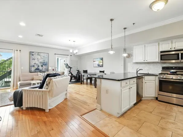 128 Adams St APT 2, Hoboken, NJ 07030