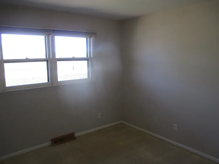 10330 Kennedy Ave — Photo 4
