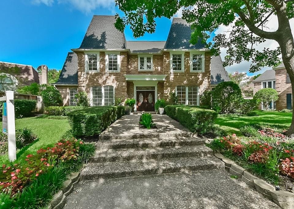 1st image of 706 Ivy Wall Ct