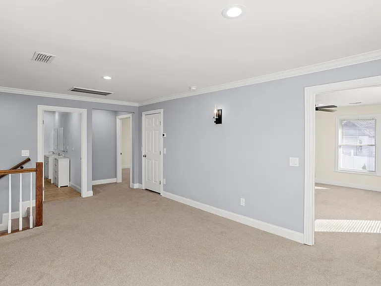 239 E Bledsoe St — Photo 22