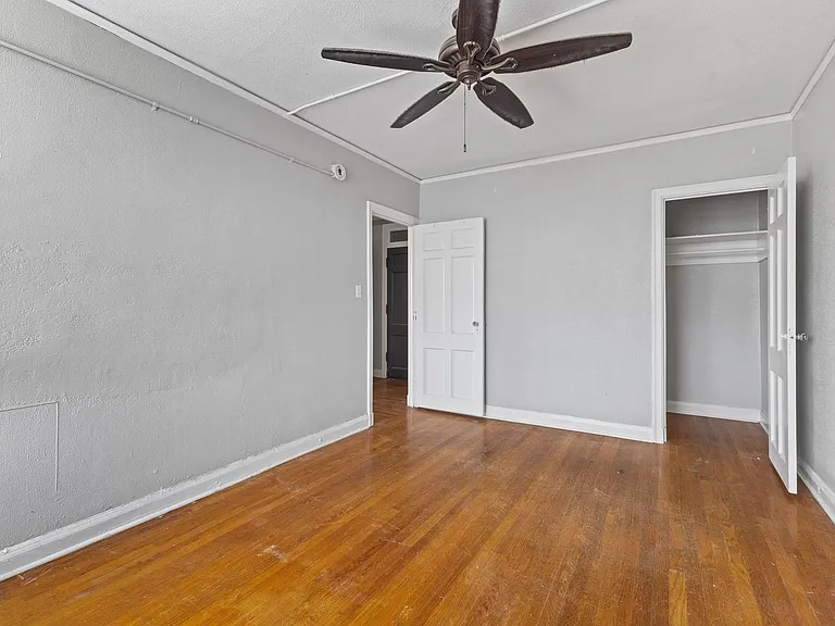 Piccadilly Apartments — Photo 29