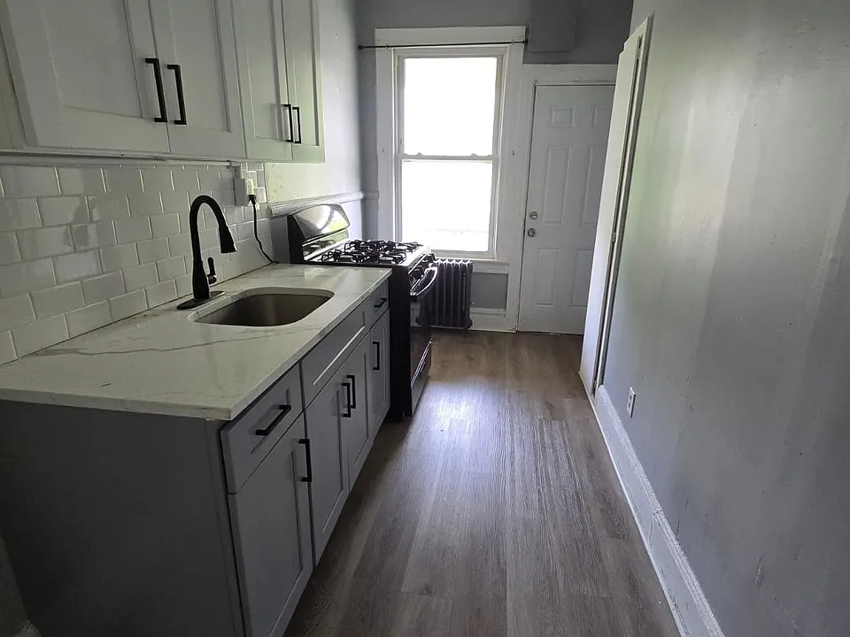 35 Shepard Ave #11AA