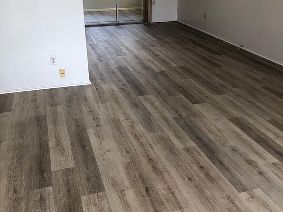 3rd image of 120 Mary Ln