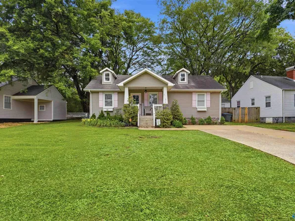1917 Vanderbilt Cir SW, Huntsville, AL 35801