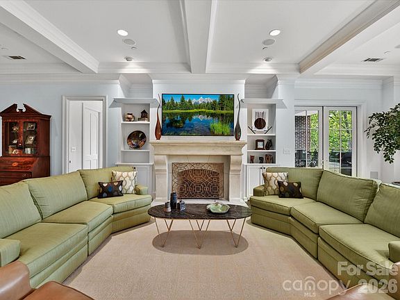 5th image of 2223 Croydon Rd APT 302