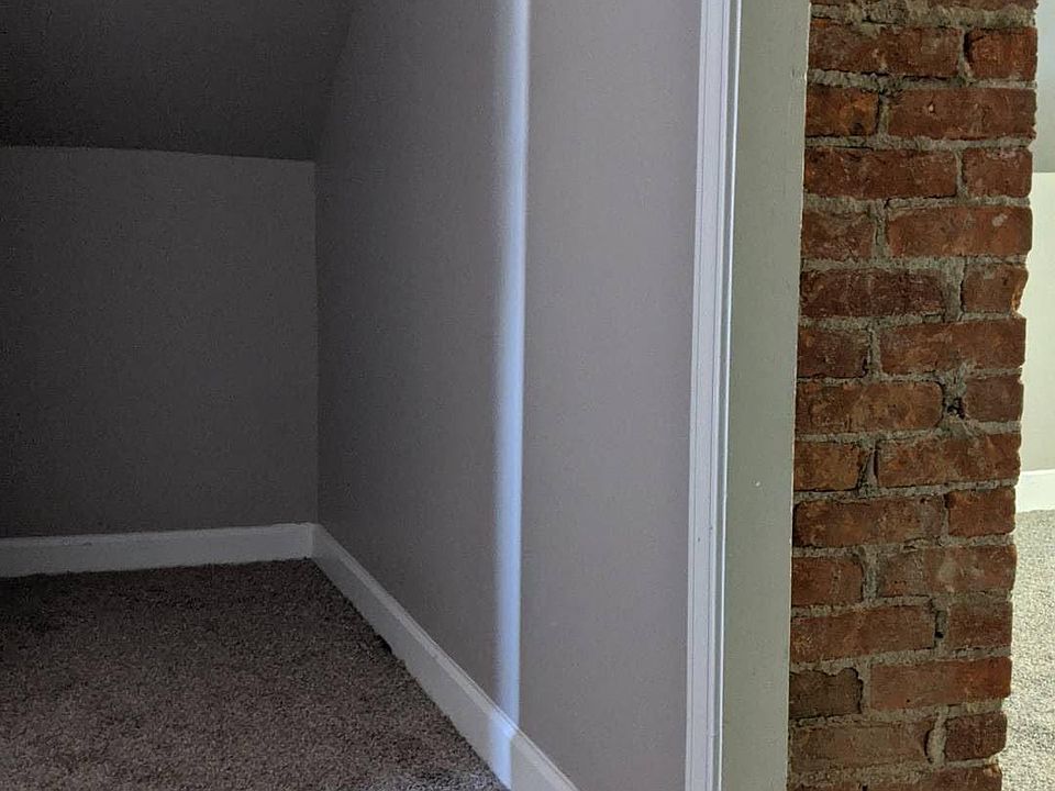 2nd image of 386 Johnson St