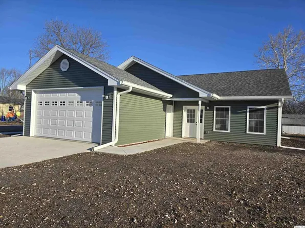 1301 Wabash Ave, Carthage, IL 62321