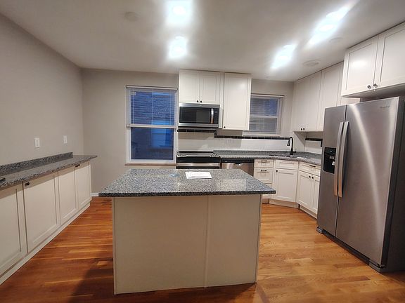 2nd image of 3927 Jamieson Ave APT 1W
